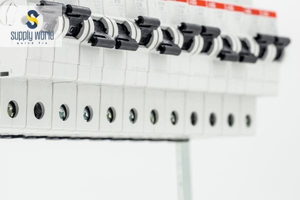 التمديدات والمفاتيح الكهربائية